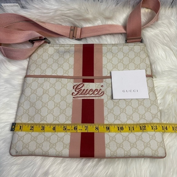 GUCCI canvass crossbody bag in pink and white - Picture 16 of 17